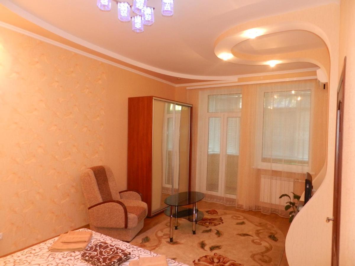1-Room Luxury Apartment On Sobornyi Avenue 174-А, By Grandhome. Center Zaporizhia Luaran gambar